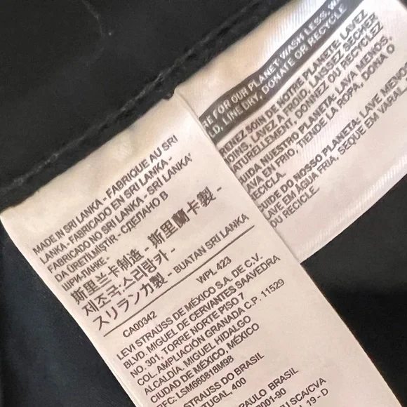 Levi Brand, Black Denim, size 28, Mid Rise Skinny Leg - Picture 4 of 6